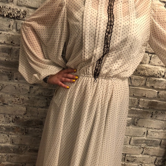 Like for Vintage Vibes - Picture 6 of 6